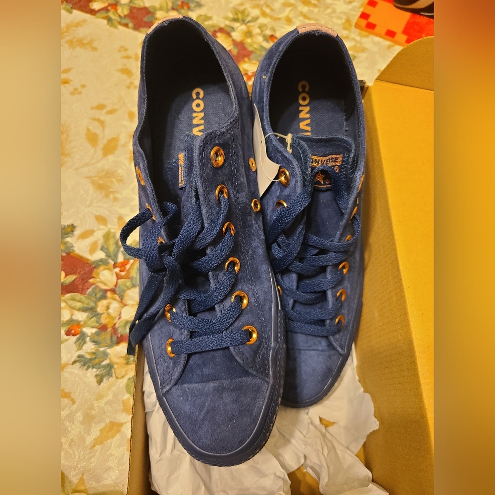 Suede Converse